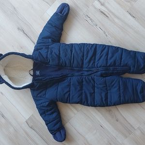 Baby snowsuit 9-12M like new